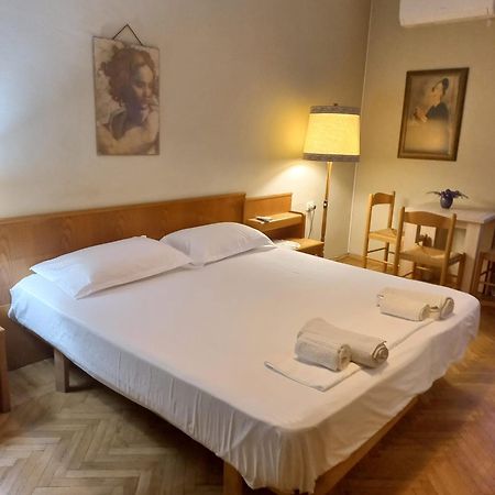 Vintage Apartment In Center Tirana Bagian luar foto