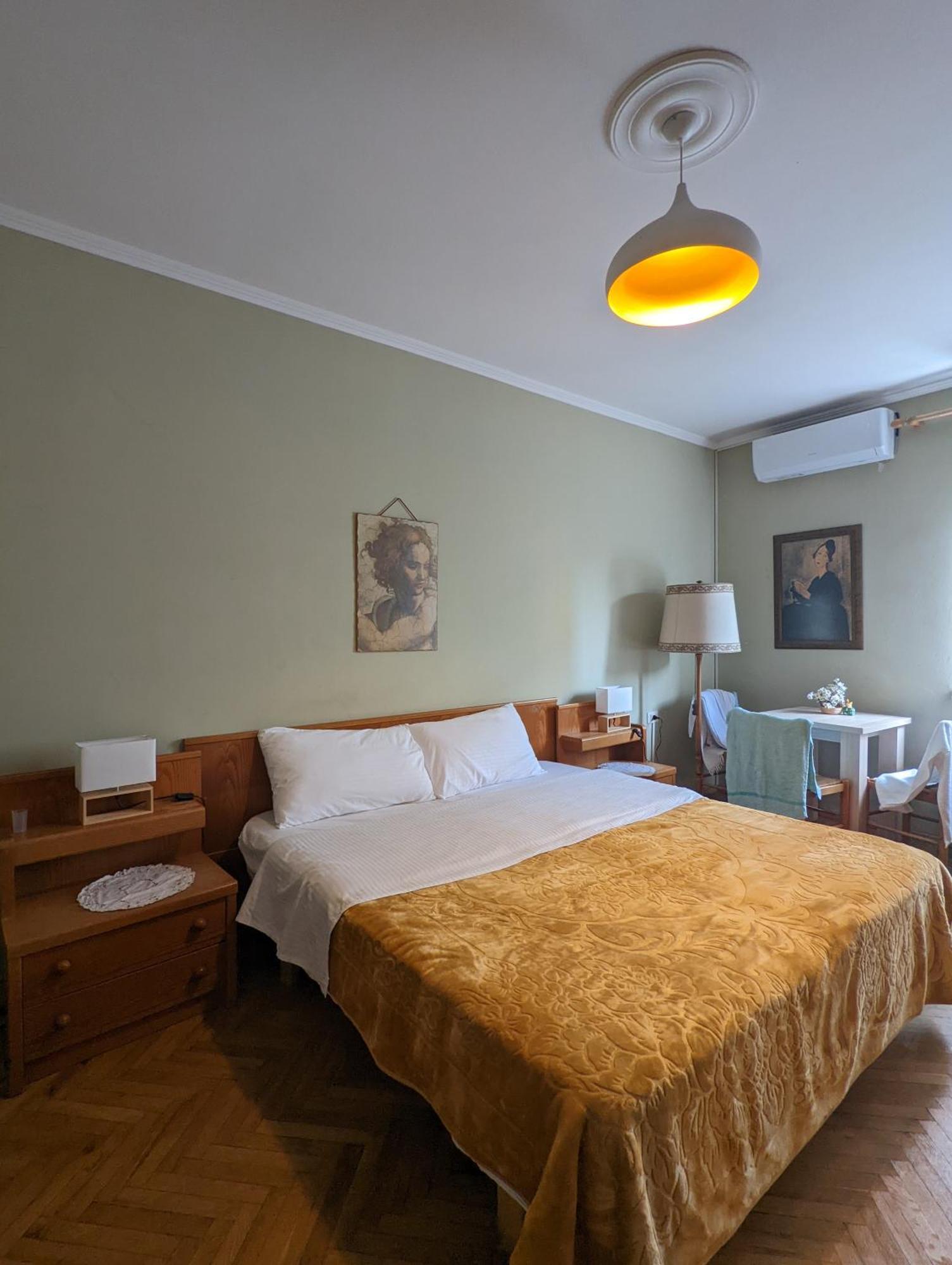 Vintage Apartment In Center Tirana Bagian luar foto