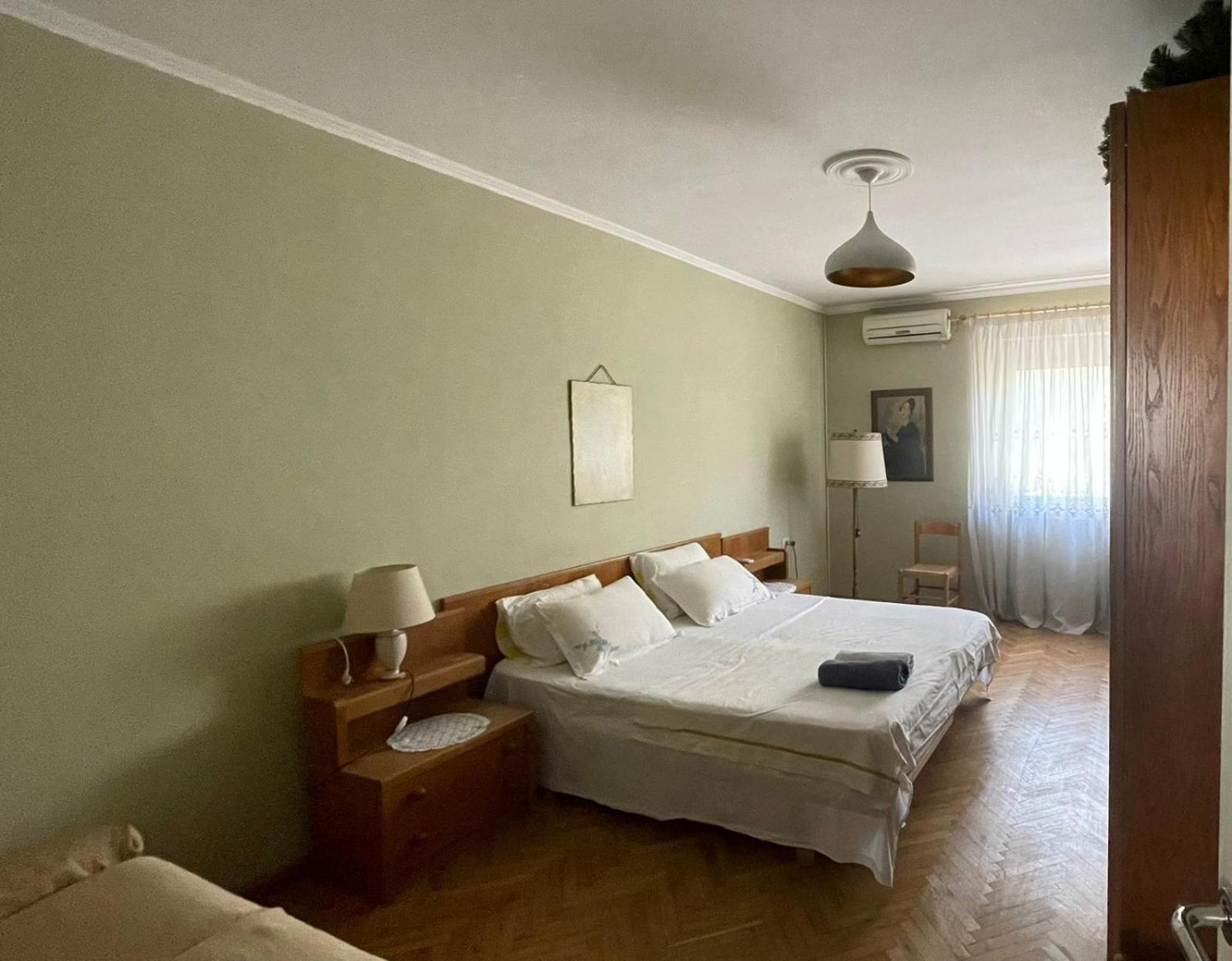 Vintage Apartment In Center Tirana Bagian luar foto